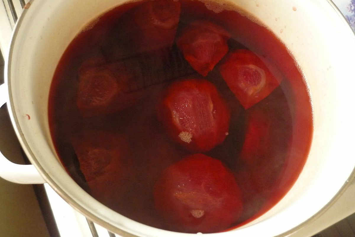 Кулінари розповіли, як правильно варити буряк, аби його смак був значно кращим і насиченішим