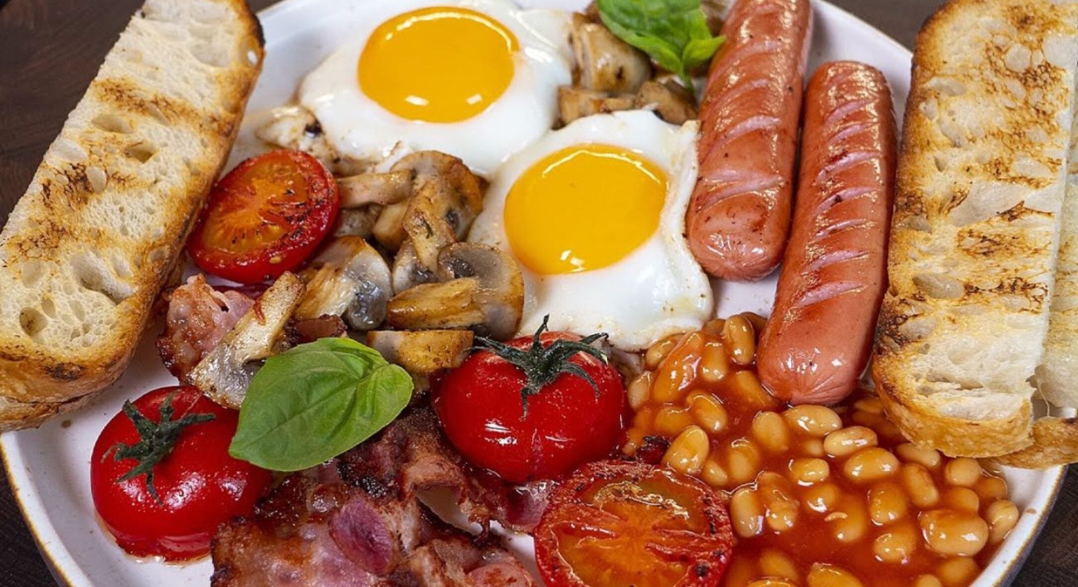 Вчені попередили: цей 1 популярний продукт не можна їсти на сніданок — руйнує підшлункову 