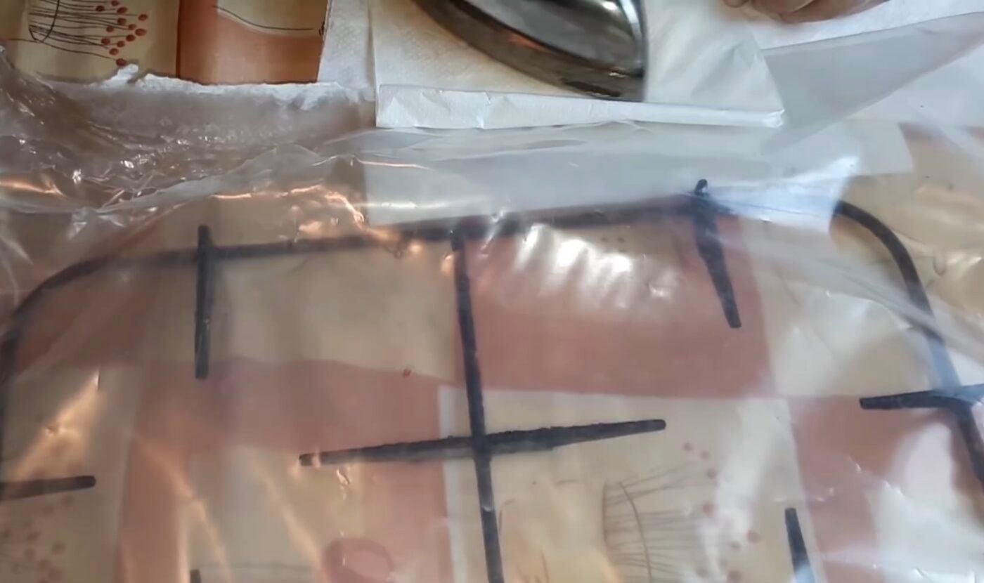 Як ефективно та просто відмити решітку на плиті від жиру