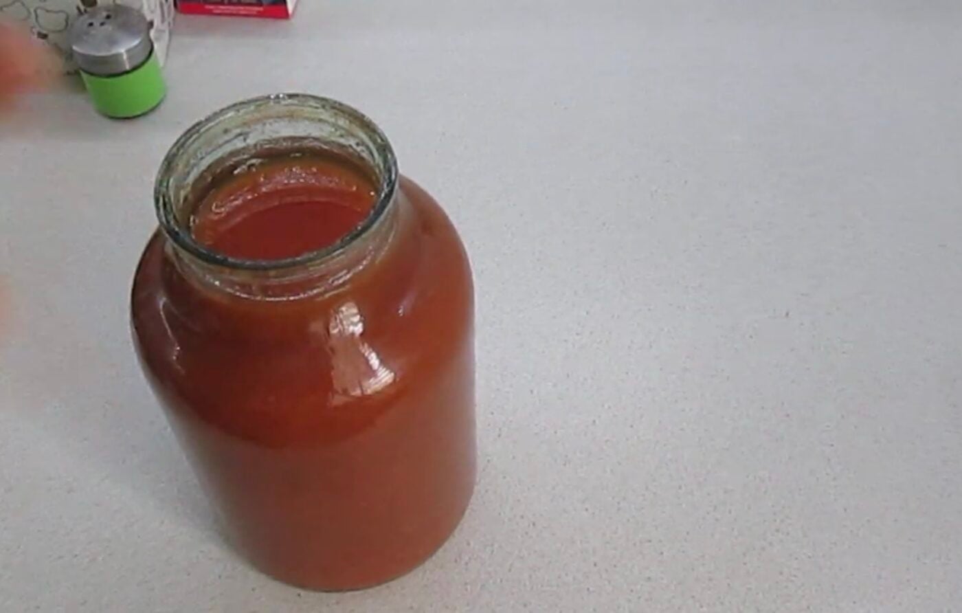 Як відкрити законсервовану банку без відкривачки