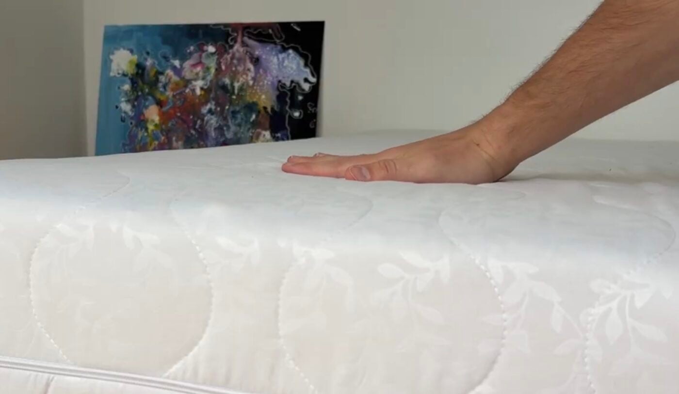 Як утеплити ліжко, коли в оселі холодно