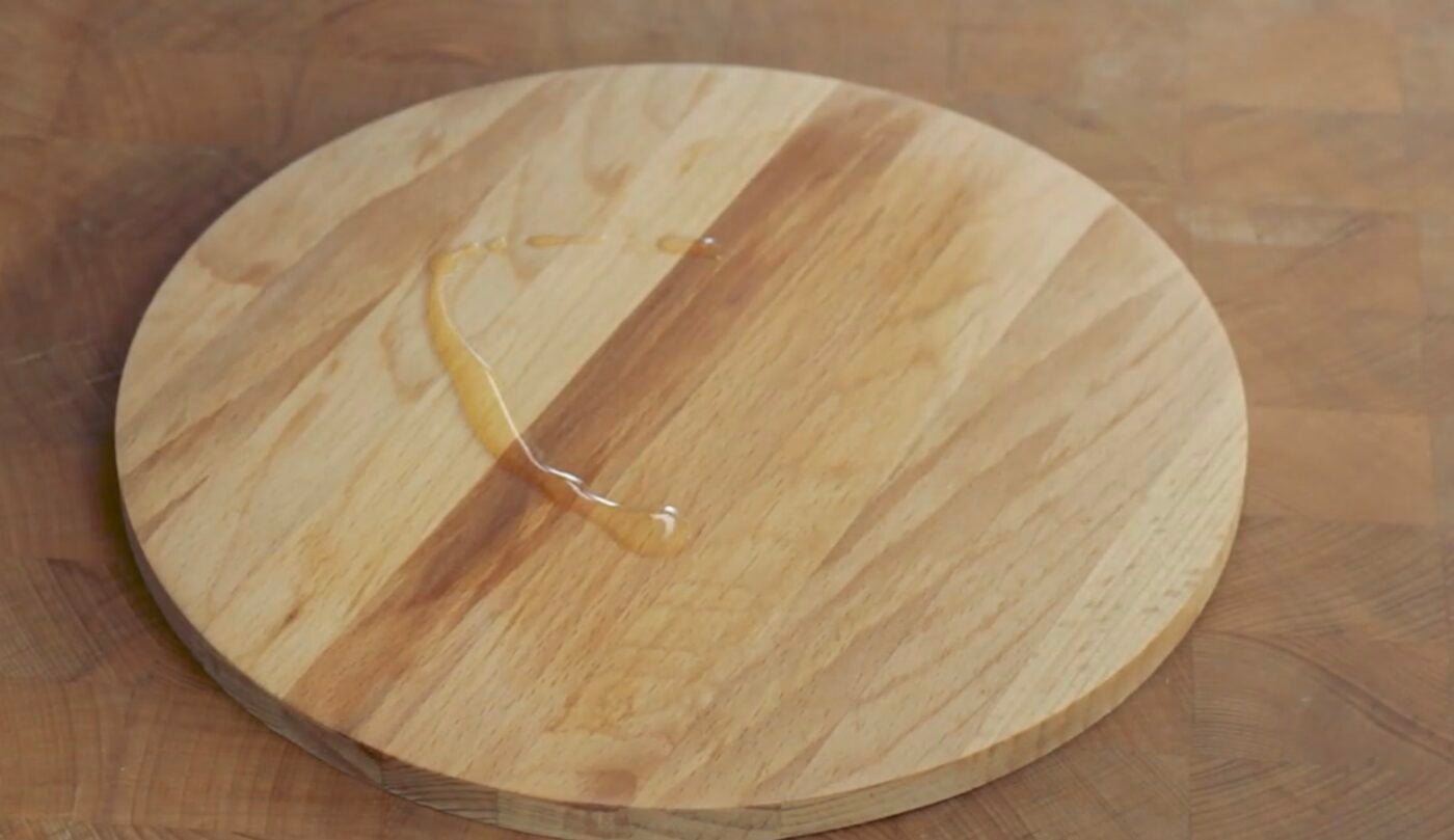 Як правильно мити кухонні деревʼяні дощечки