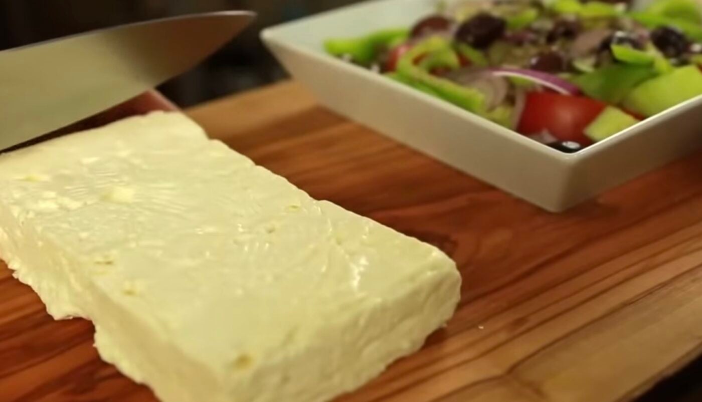 Дієтологи пояснили, у яких сирах найбільше користі