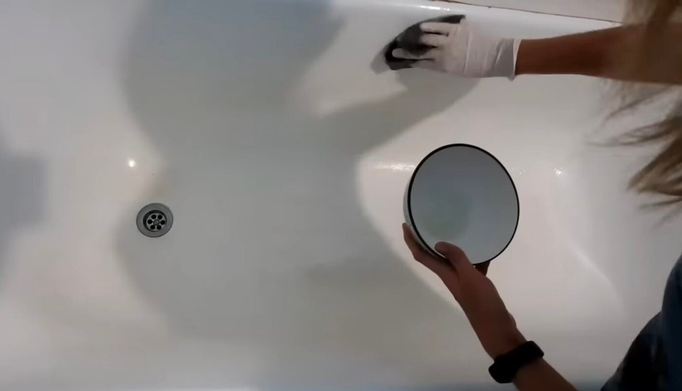 Як очистити ванну від застарілого нальоту