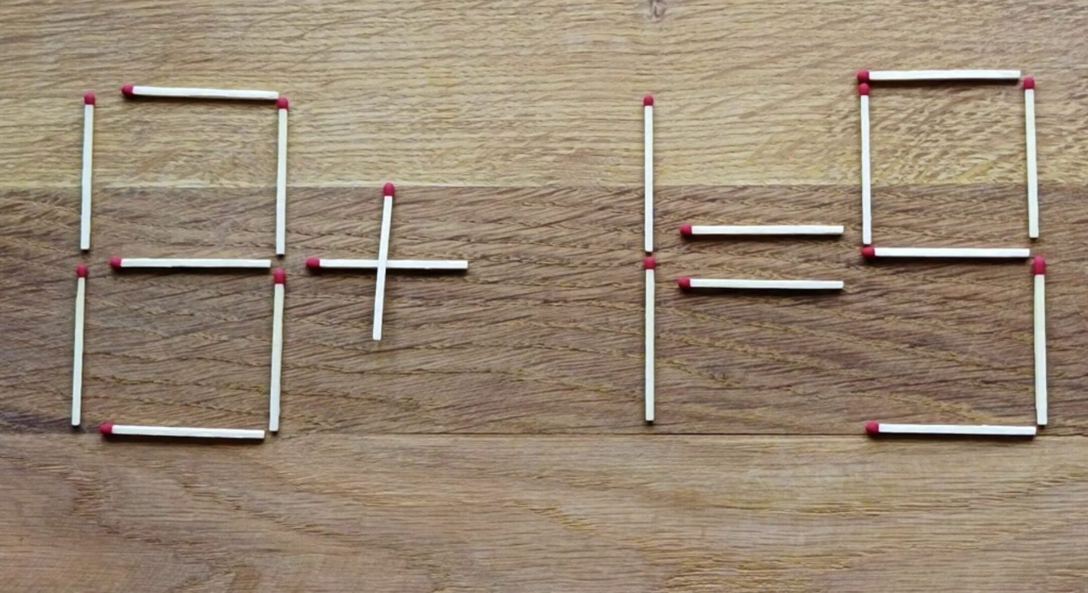 Перемістіть лише 2 сірники, щоб результат рівняння став правильним 