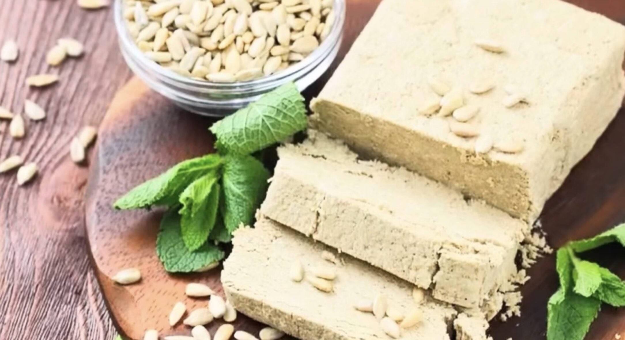 Чи корисно їсти халву? Вчені дали 1 вичерпну відповідь – то яка користь і шкода від десерту 