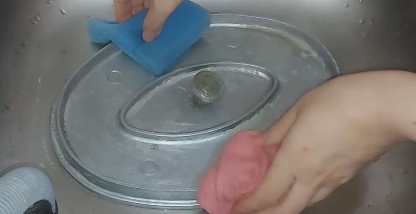 Як очистити гусятницю від нагару