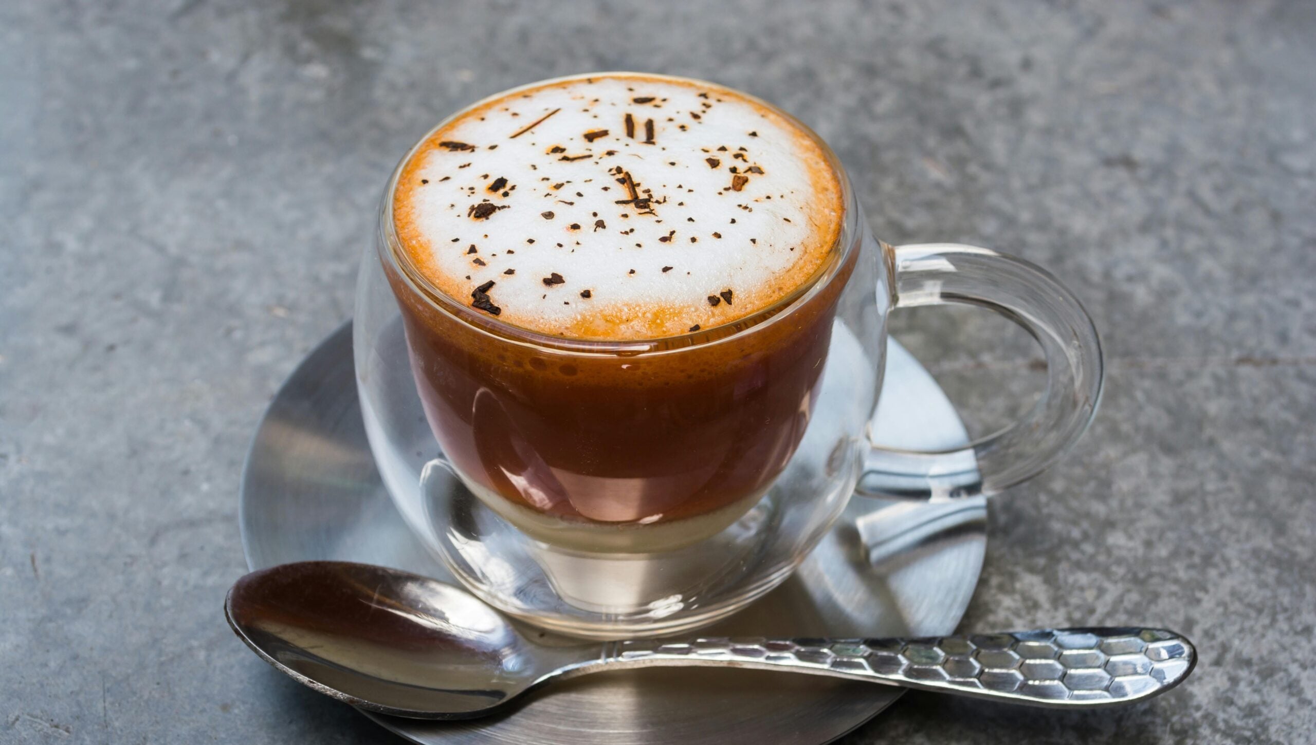 Як впливає на організм кава з молоком натще. Фото: Pexels