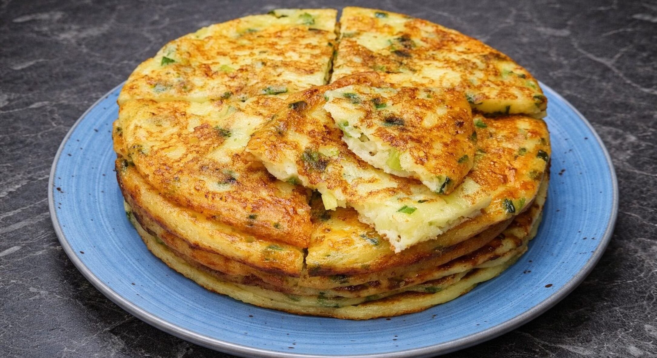 Сусіди стоять в черзі за тим, щоб спробувати: готую по 30 кефірних пиріжків на сніданок всього за 10 хвилин 