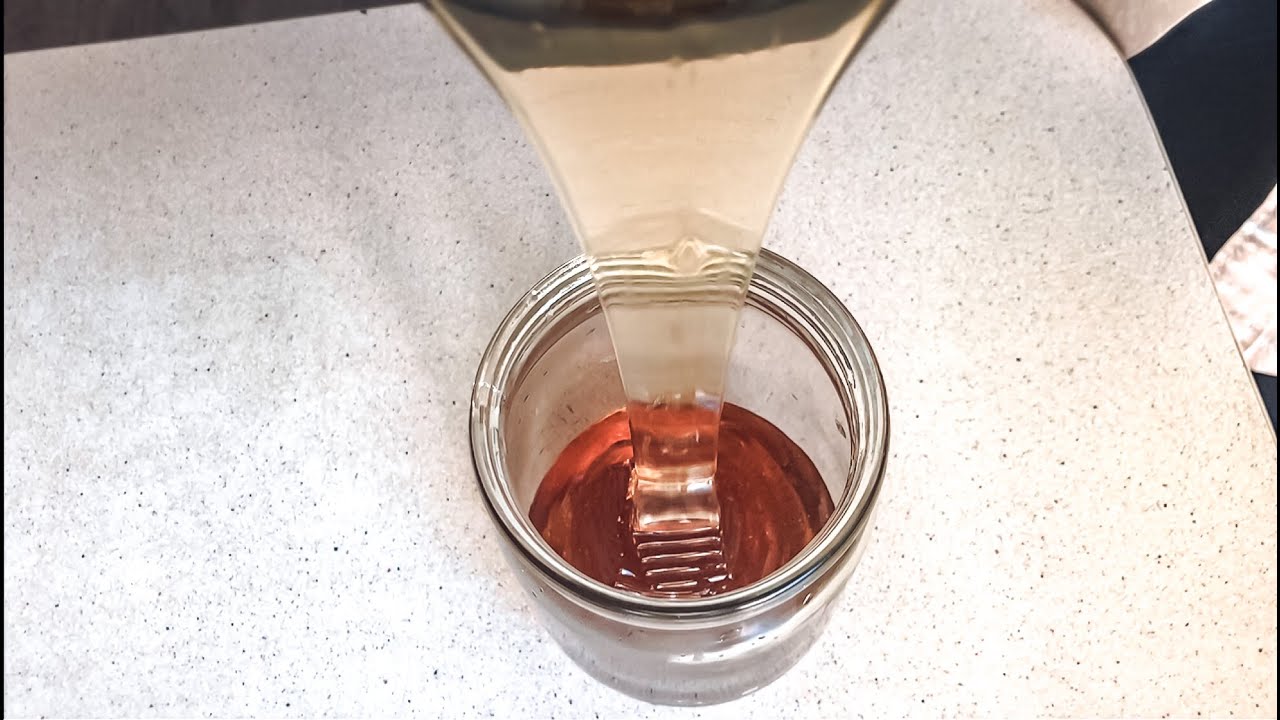 Експерти пояснили, яка користь у щоденному вживанні меду та кому його не можна їсти взагалі