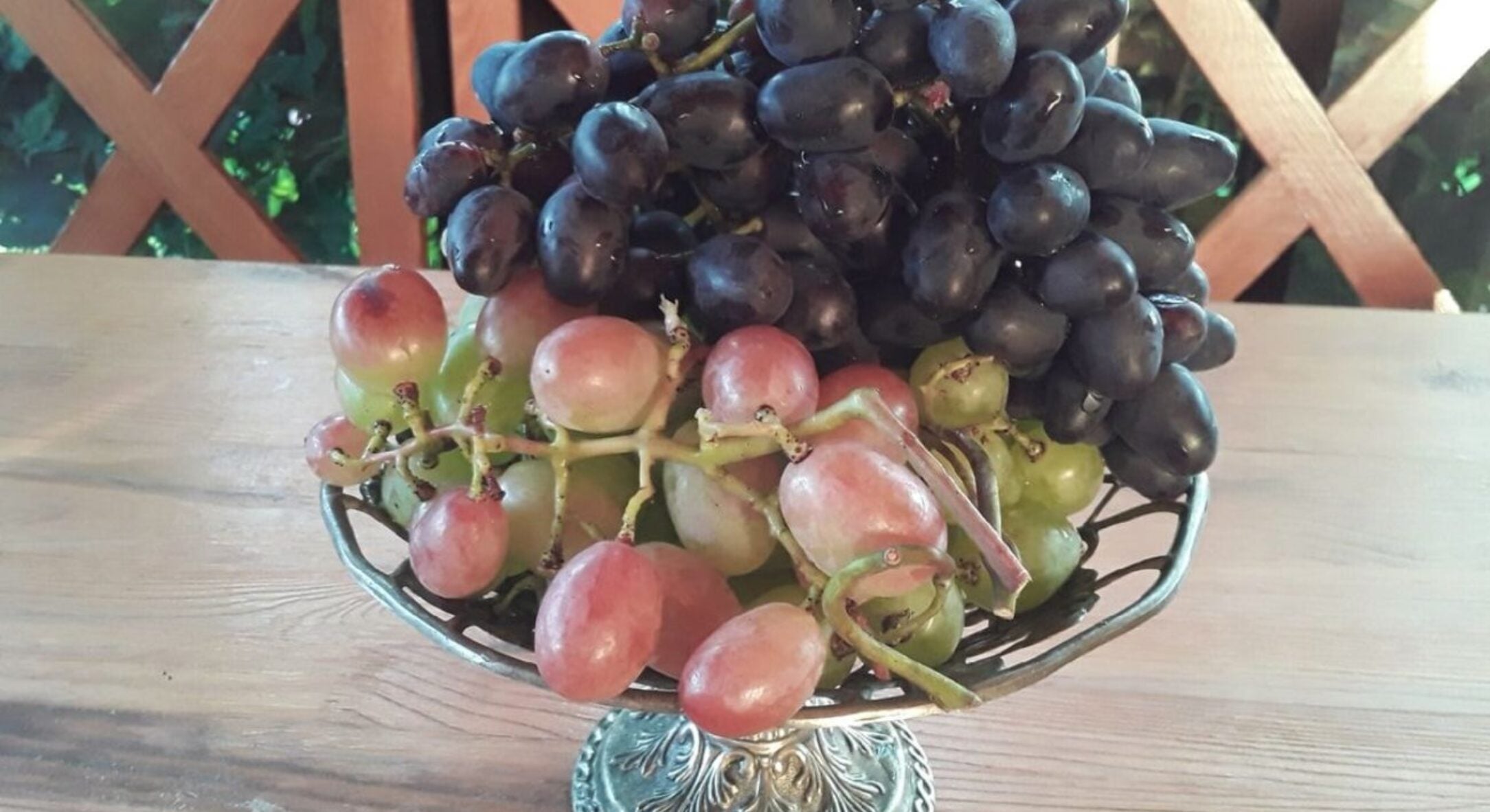 Обприскую виноград 1 розчином раз на 10 днів: грибок більше не з’являється, а грона — міцні та щільні 