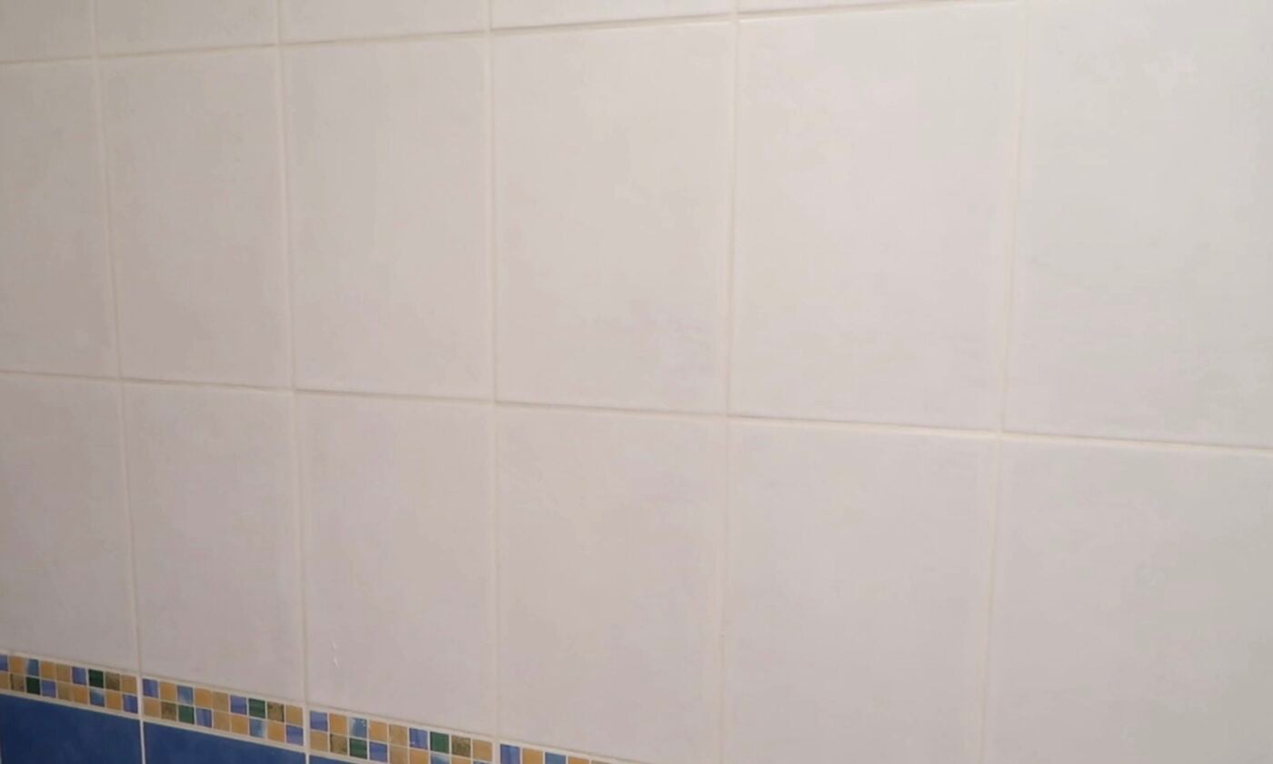 Як повернути свіжий вигляд швам між плиткою