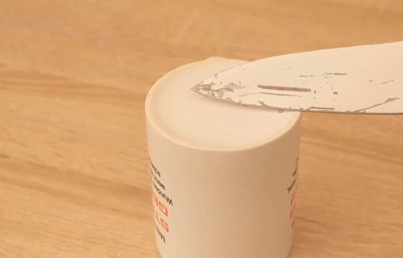 Як за допомогою чашки наточити ножі