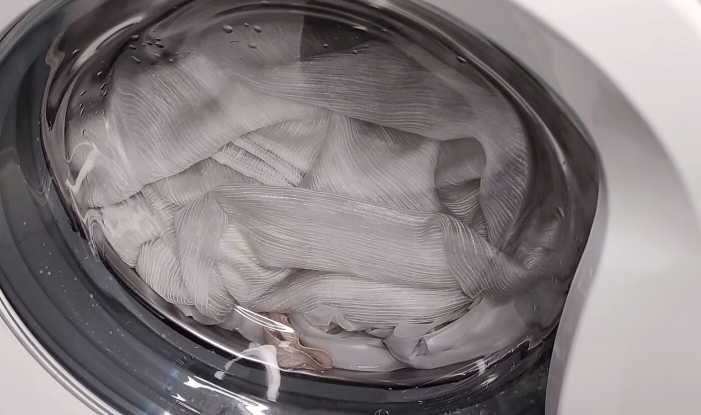 Як бюджетно та просто відбілити рушники