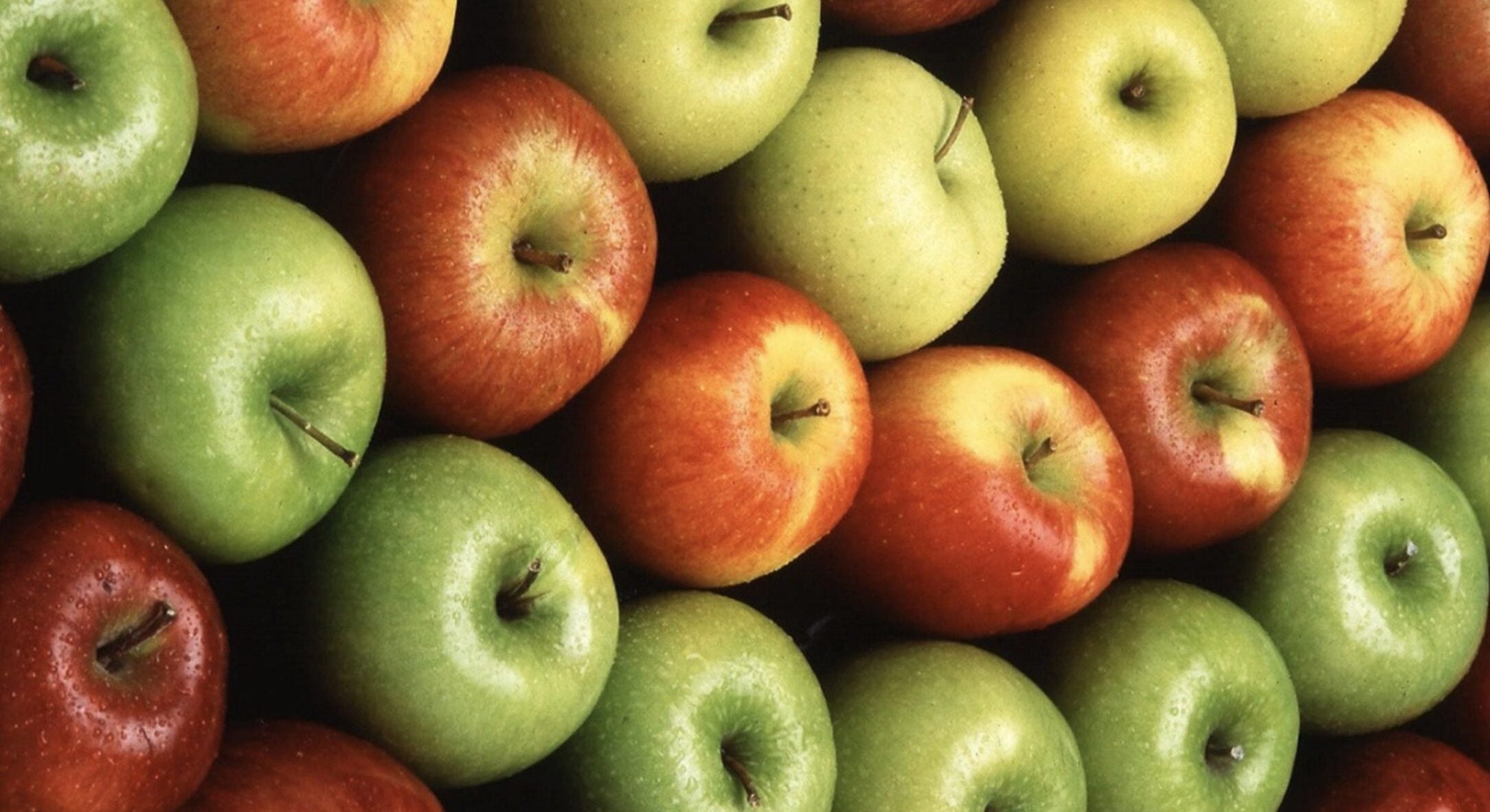 Чи безпечно їсти яблука щодня? Лікарі дали 1 чітку відповідь – ось у чому криється прихована небезпека 
