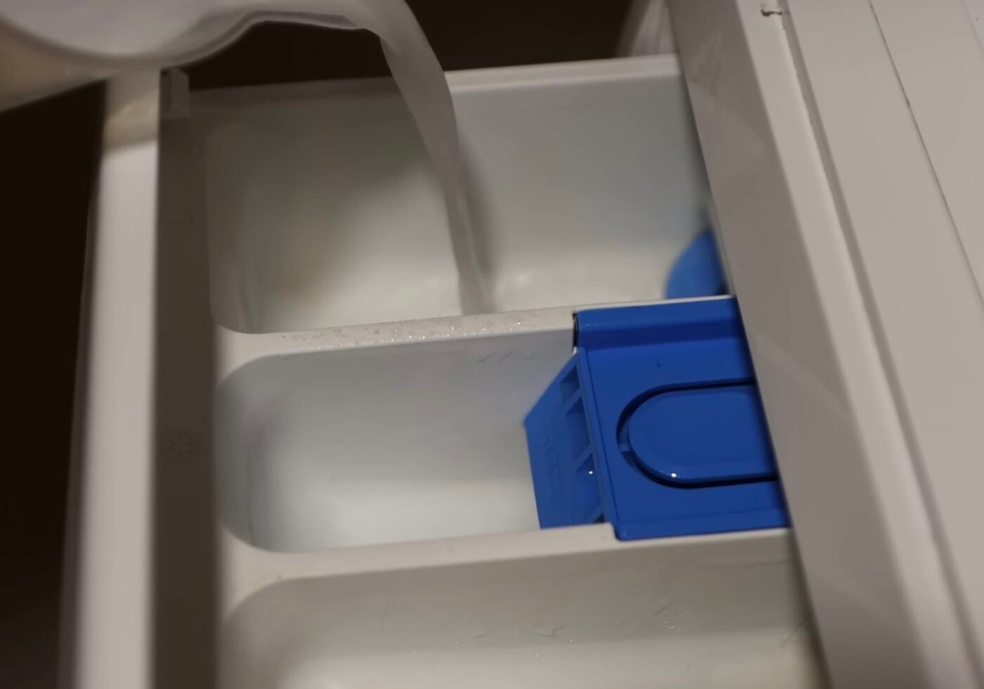 Як вивести жовті плями на подушках