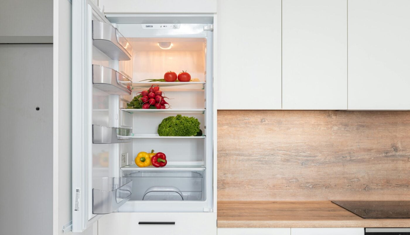 Як зменшити енергоспоживання холодильника. Фото: скріншот з відео