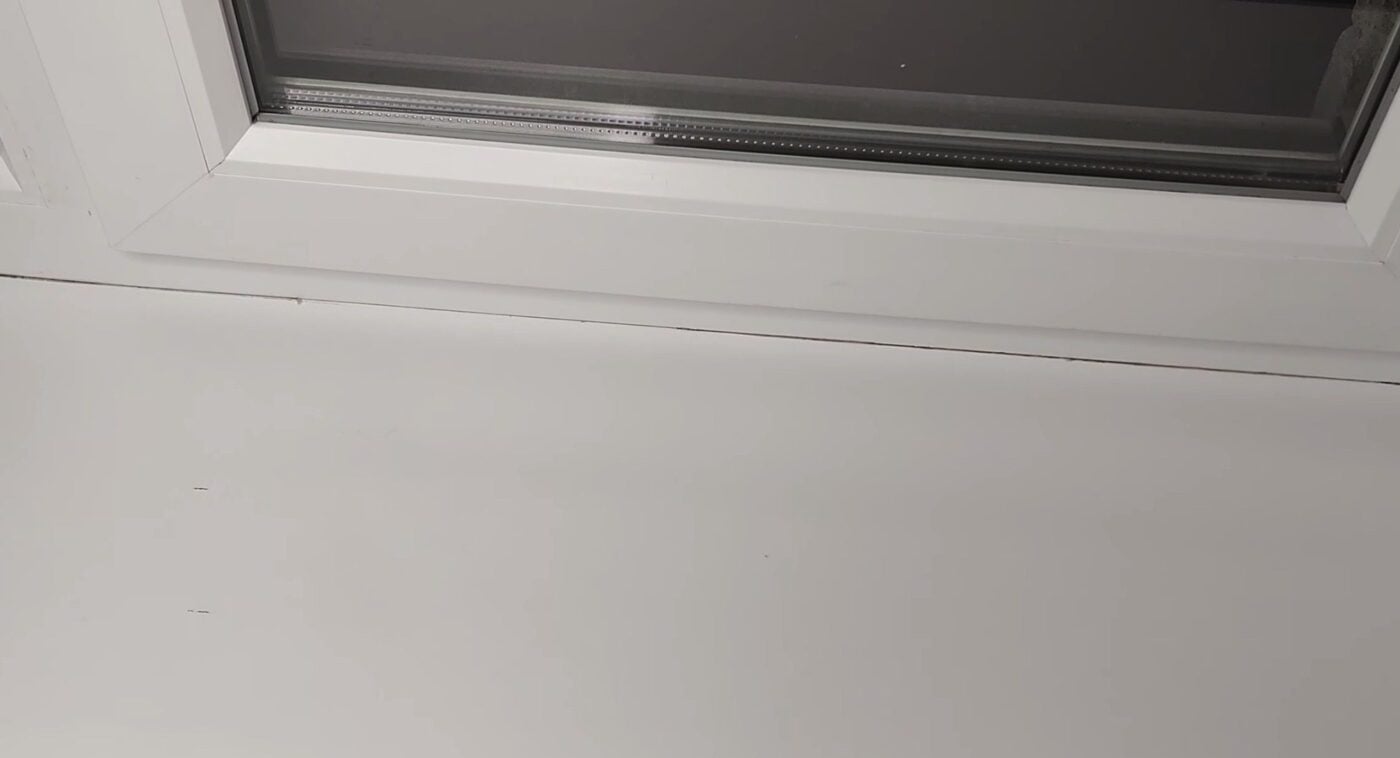 Чим мити підвіконня для тривалої чистоти