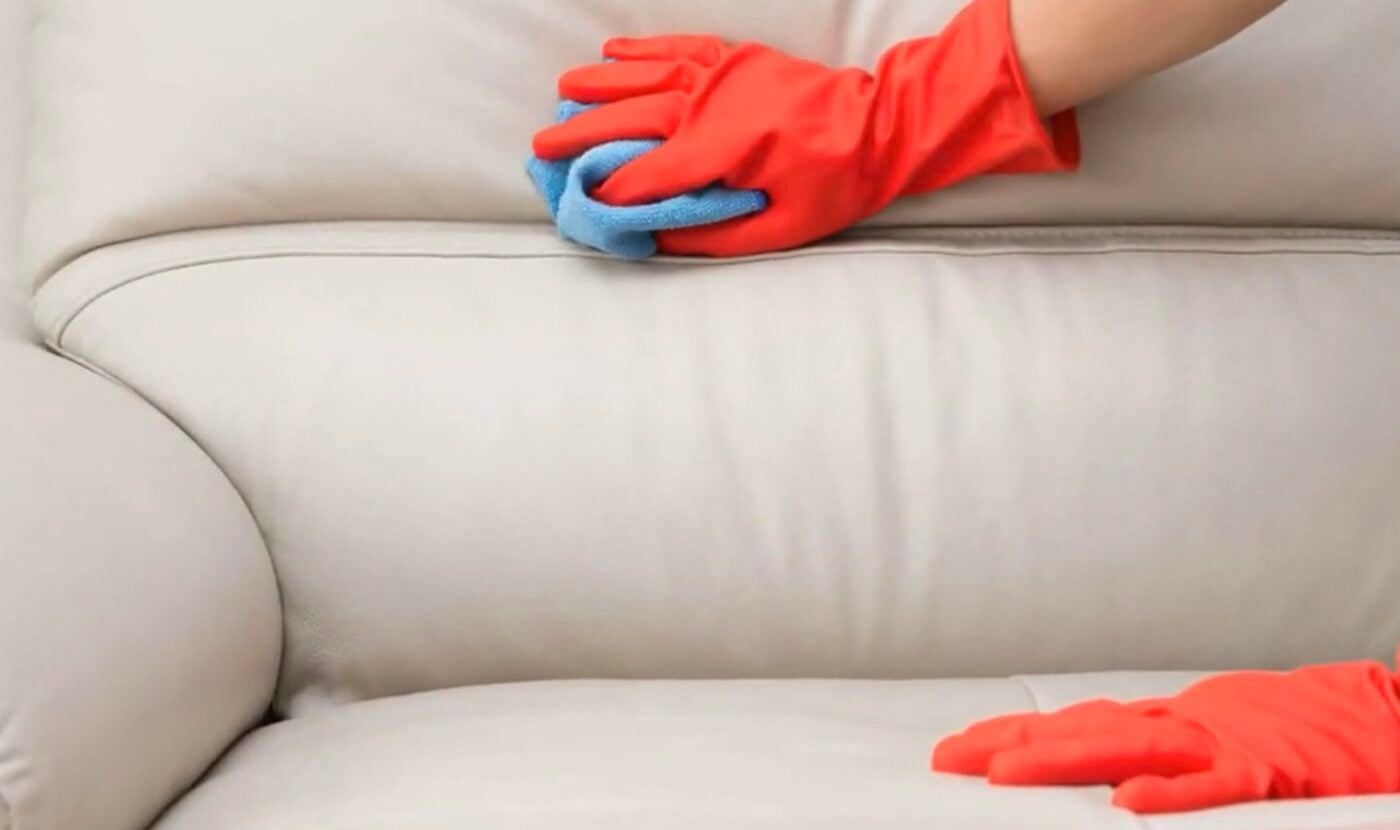 Як почистити крісло від застарілих плям
