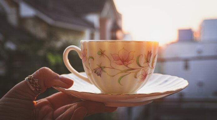 Чи можна пити зелений чай перед сном. Фото: Pixabay